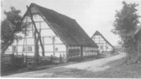 Typisches Heuerhaus in Sdoldenburg im 19. Jahrhundert - typical Heuerhaus in South Oldenburg in the 19th century. Quelle/source: FRIEMERDING, MIGOWSKI: Damme im Kaiserreich