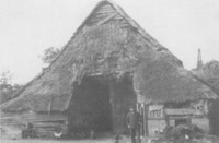 Typisches Heuerhaus in Sdoldenburg im 19. Jahrhundert - typical Heuerhaus in South Oldenburg in the 19th century. Quelle/source: FRIEMERDING, MIGOWSKI: Damme im Kaiserreich